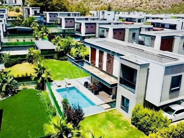 Kuşadasi, Aydin içerisinde satılık Villa