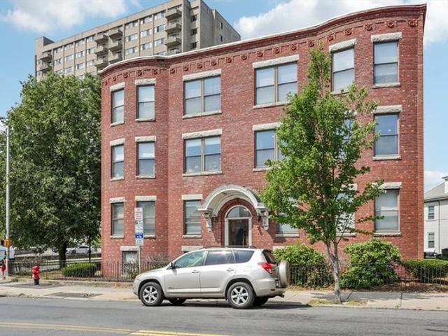Condo for sale in Malden, Middlesex County