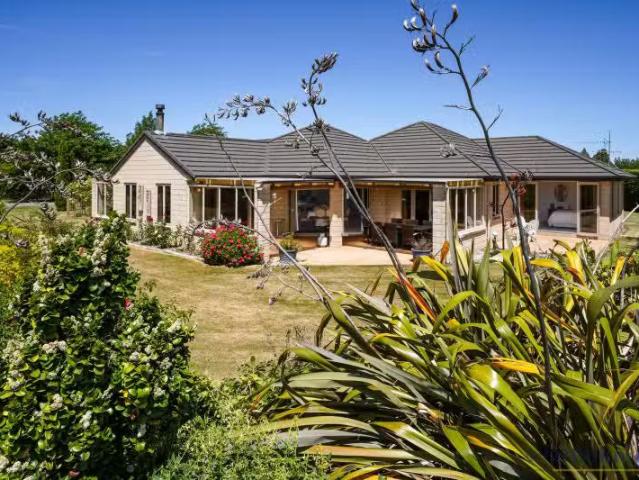 House for sale in Charing Cross, Canterbury