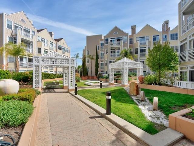 Condo for sale in Mountain View, California