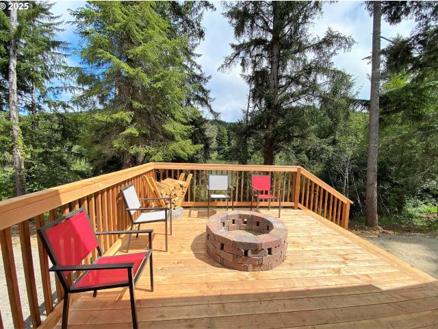 House for sale in Reedsport
