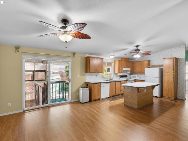 House for sale in Sutherlin, Douglas County