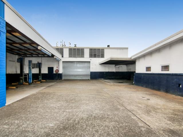 Warehouse for rent in Jamieson Square, Sydney
