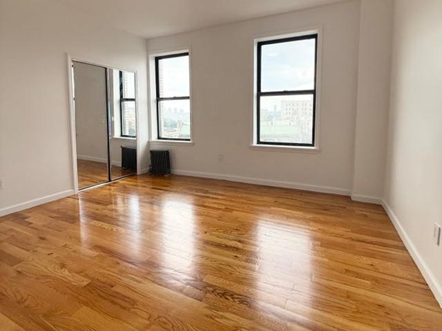 Room for rent in Arverne, New York