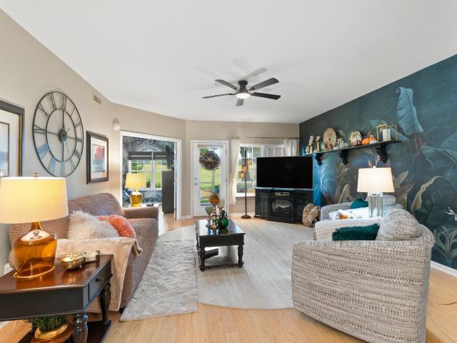 Condo for sale in Meadowood, Burlington