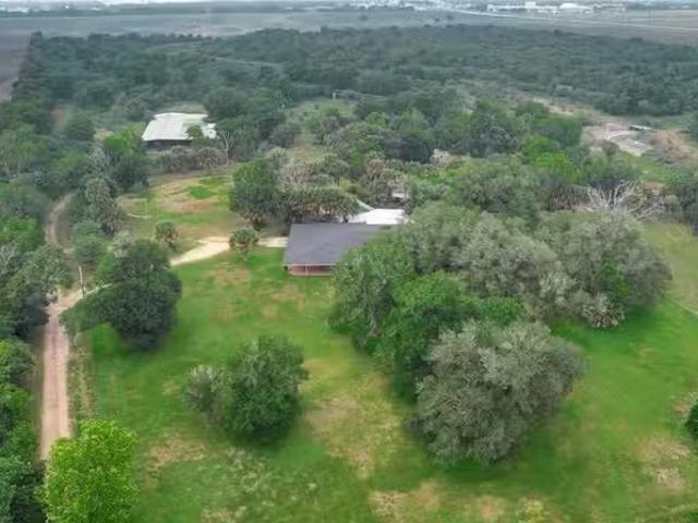 House for sale in Victoria