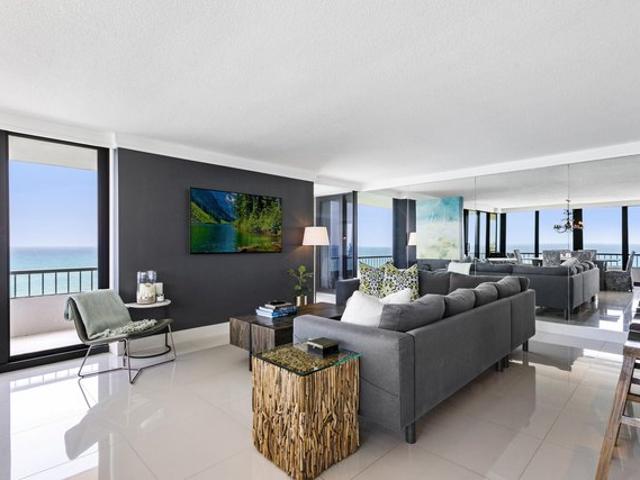 Condo for sale in Riviera Beach, Florida
