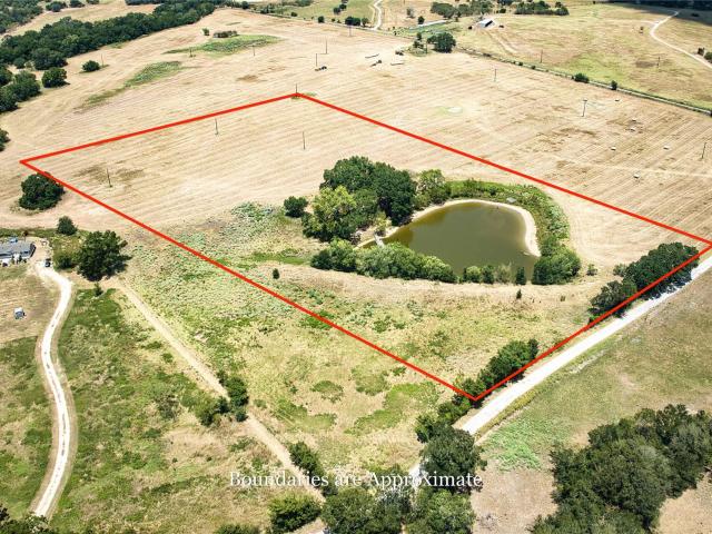 Land for sale in Lockhart, Texas