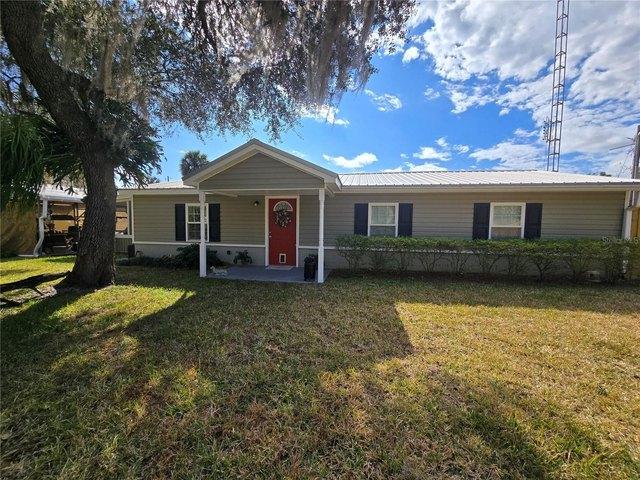 House for sale in Astor, Florida