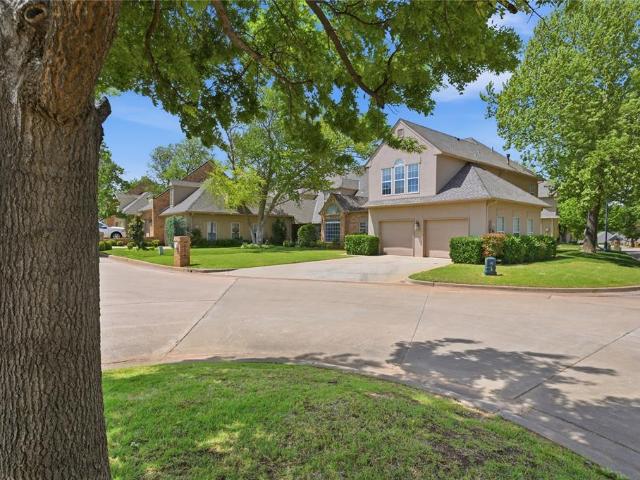 Townhouse for sale in Edmond, Oklahoma