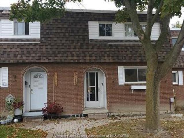 Townhouse for sale in Maidstone, Ontario