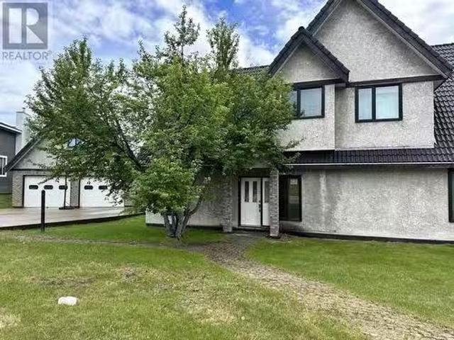 House for sale in Fort Nelson, British Columbia