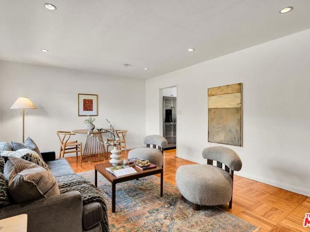Condo for sale in Baldwin Hills, Los Angeles