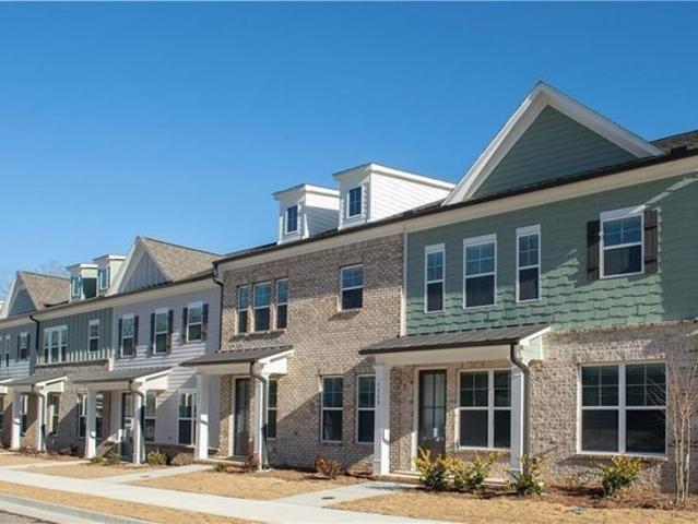 Townhouse for sale in Flowery Branch, Georgia