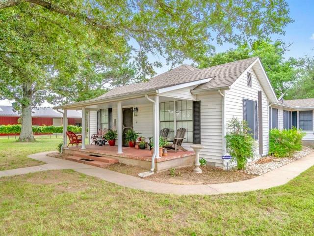 House for sale in Canton