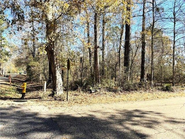 Land for sale in Mandeville, Louisiana