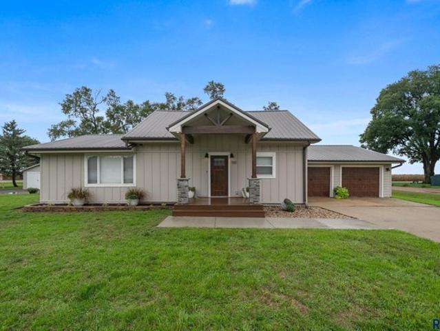 House for sale in Canistota, McCook County