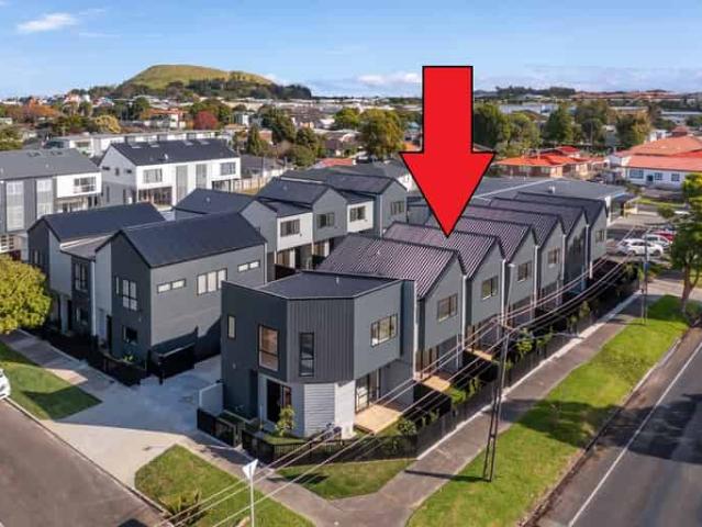 House for rent in Point England, Oroua County