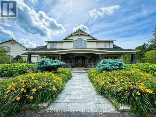 House for sale in Ashton