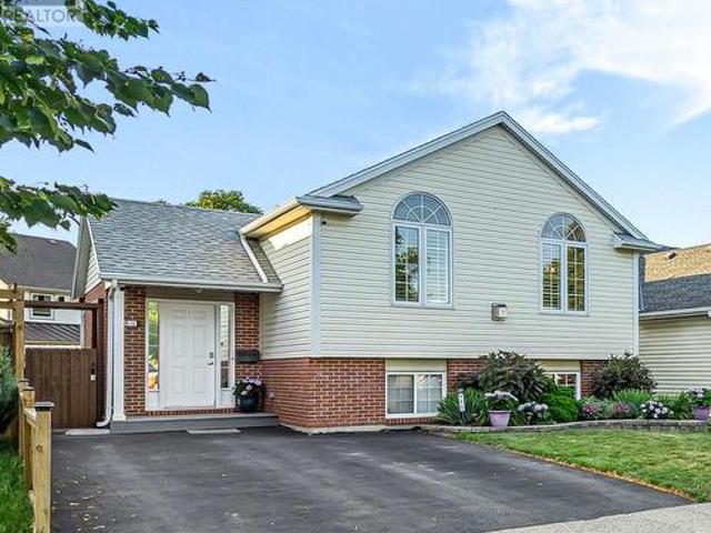 House for sale in St. Catharines, Golden Horseshoe