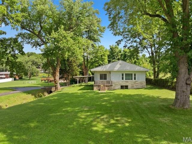 House for sale in Wood River, Illinois