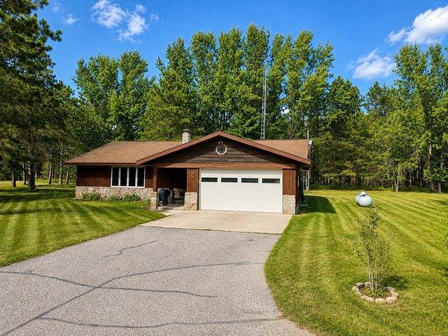 House for sale in Warroad, Minnesota