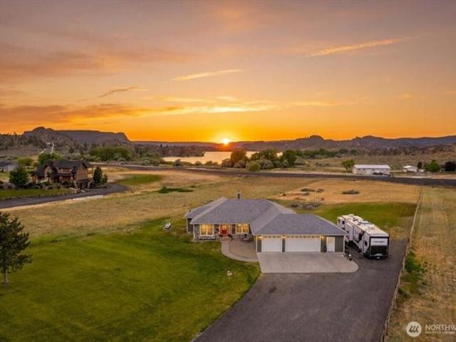 House for sale in Electric City, Washington