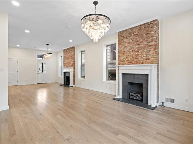 House for sale in Pittsburg, Pennsylvania