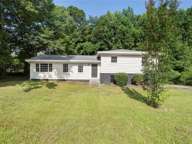 House for sale in Nowlin Estates, Acworth