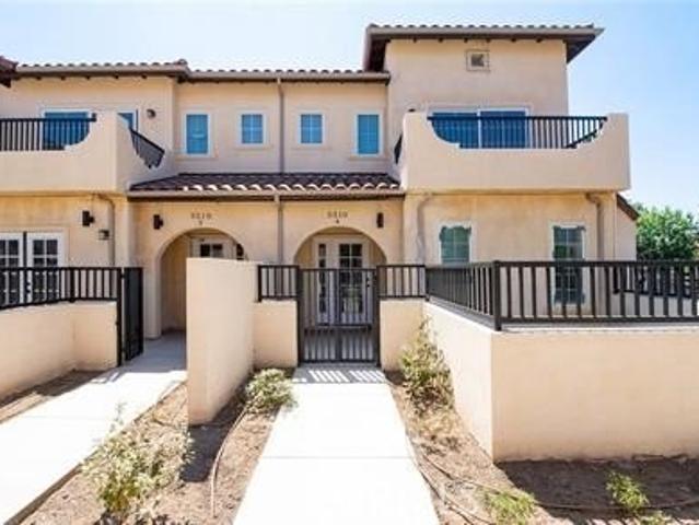 Townhouse for sale in Simi Valley, California