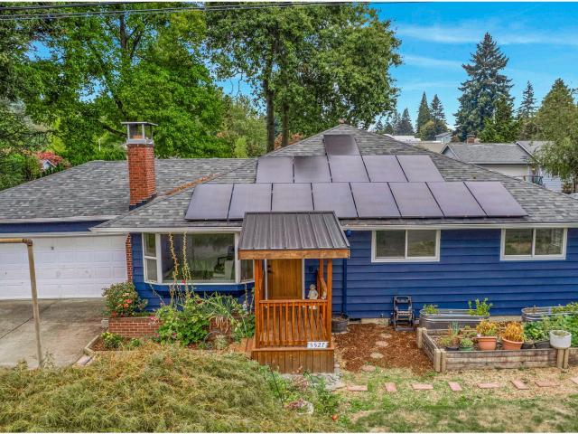 House for sale in Milwaukie Business Industrial, Milwaukie