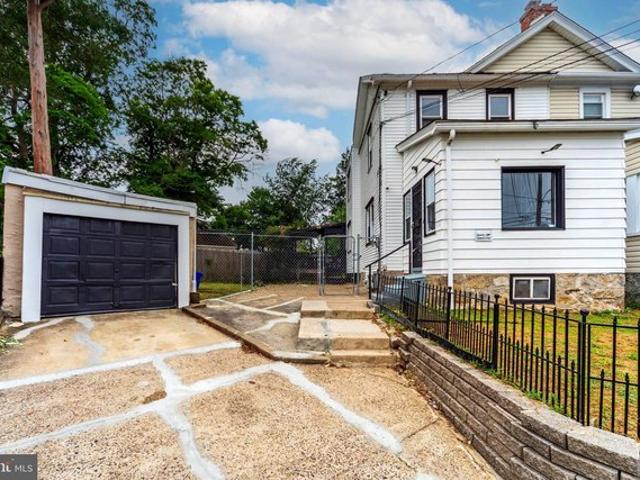 Townhouse for sale in Delco, Pennsylvania