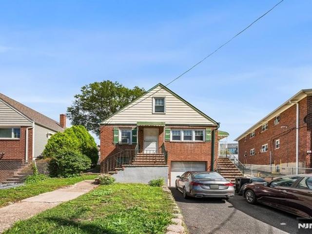 House for sale in Lodi, New Jersey