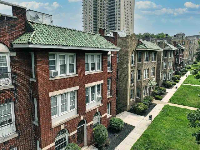Apartment for rent in Elm Park Village, East Orange