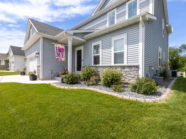House for sale in Hartland, Wisconsin