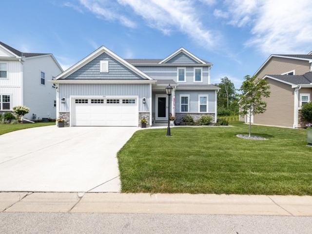 House for sale in Hartland, Wisconsin
