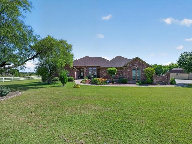 House for sale in Ellis, Texas