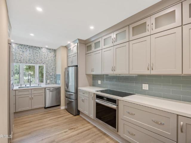 Condo for sale in Oak Park, California