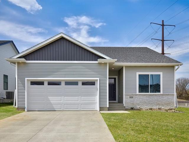 Townhouse for sale in Urbandale, Iowa