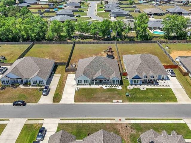 House for sale in Pace, Florida