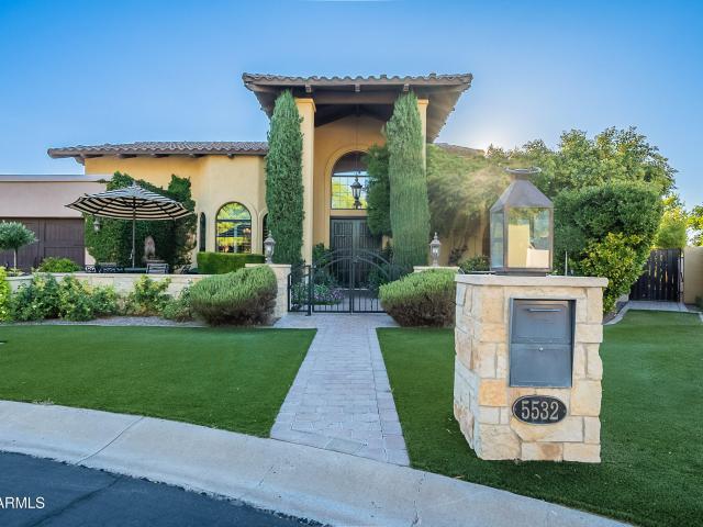 House for sale in Paradise Valley