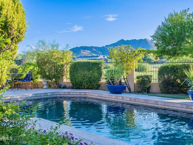 House for sale in Paradise Valley