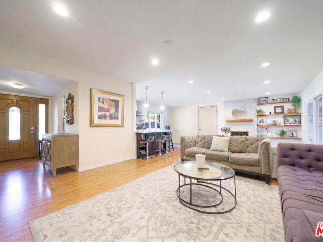 House for sale in La Canada Flintridge, California