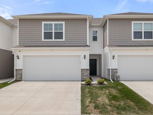 Townhouse for sale in Urbandale, Iowa