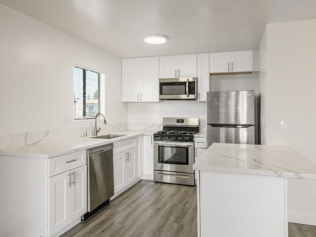 Apartment for rent in Canoga Park, California