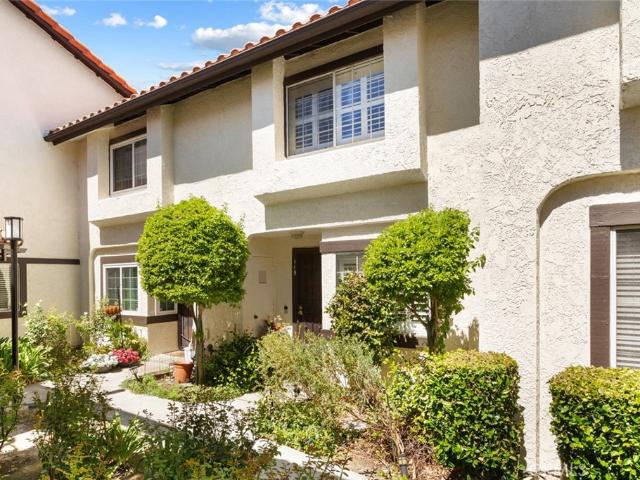 Townhouse for sale in Calabasas, Los Angeles County