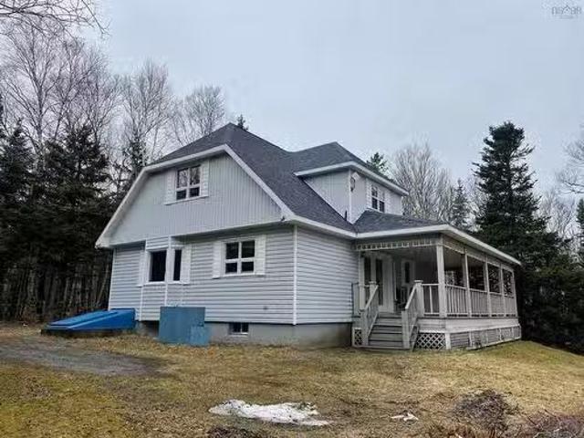 House for sale in Ben Eoin, Nova Scotia
