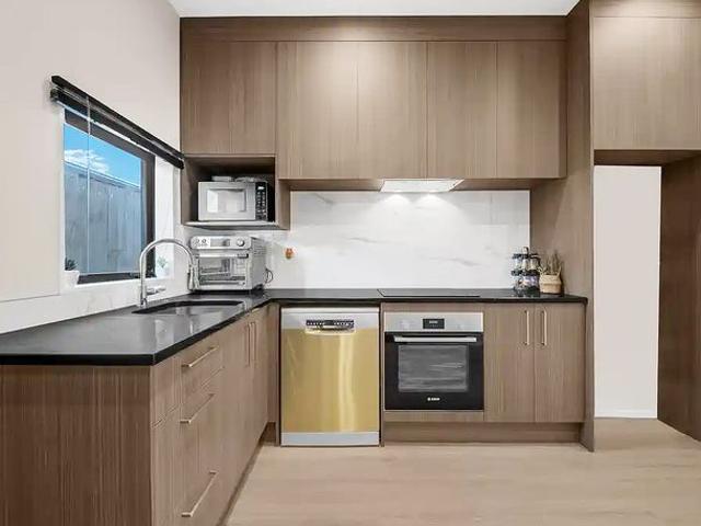 House for rent in Oratia, Oroua County