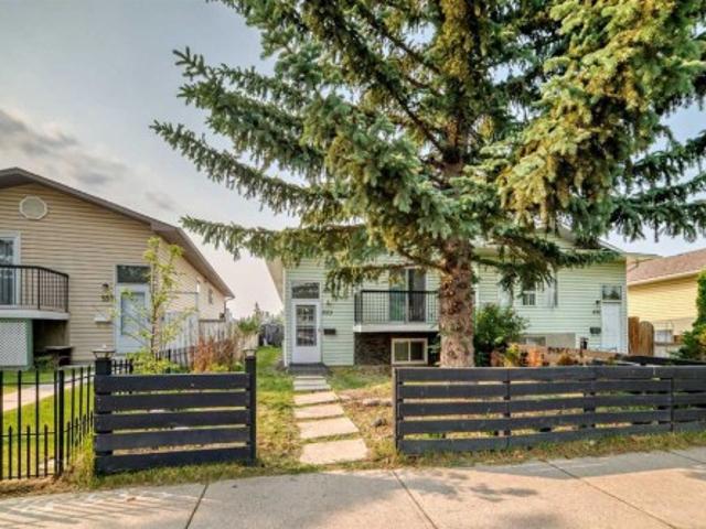 House for sale in MacEwan Glen, Calgary