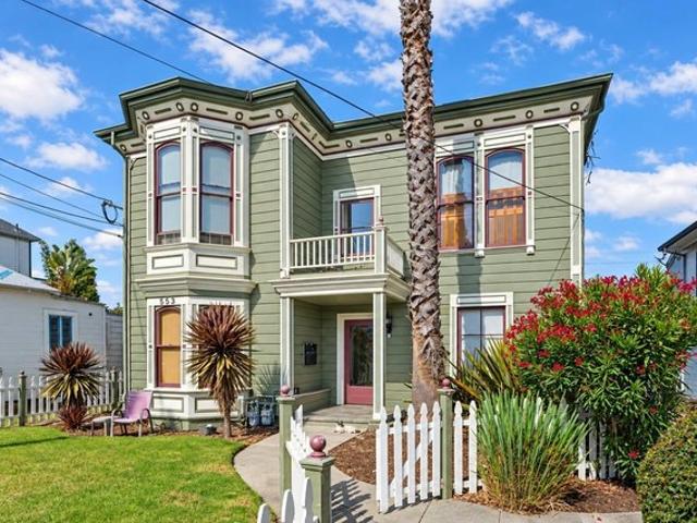 House for sale in Woodstock, Alameda